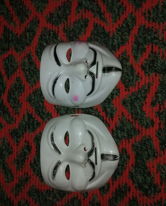 Maska sotiladi holati yangidek