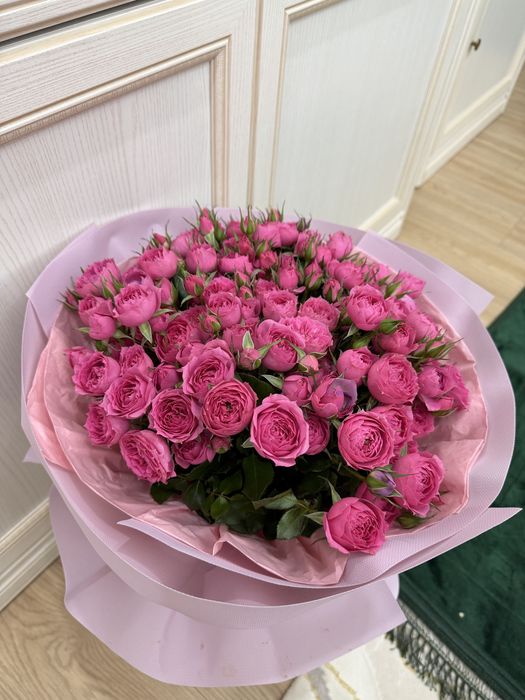 Букет кустовых роз