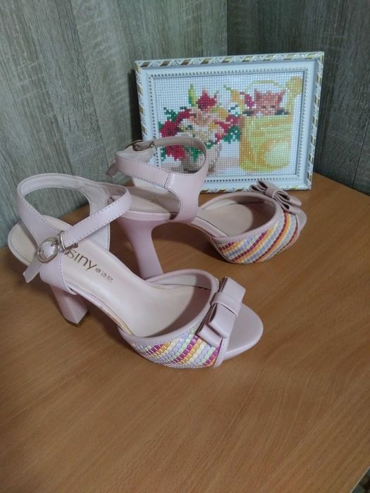 Босоножки. Размер 36.