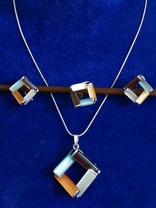 Ожерелье из натур. камней