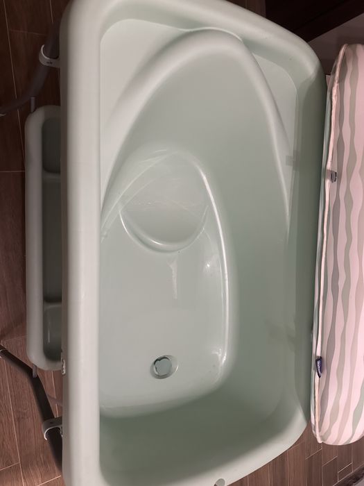 Вана с маса за повиване Chicco Cuddle and Bubble