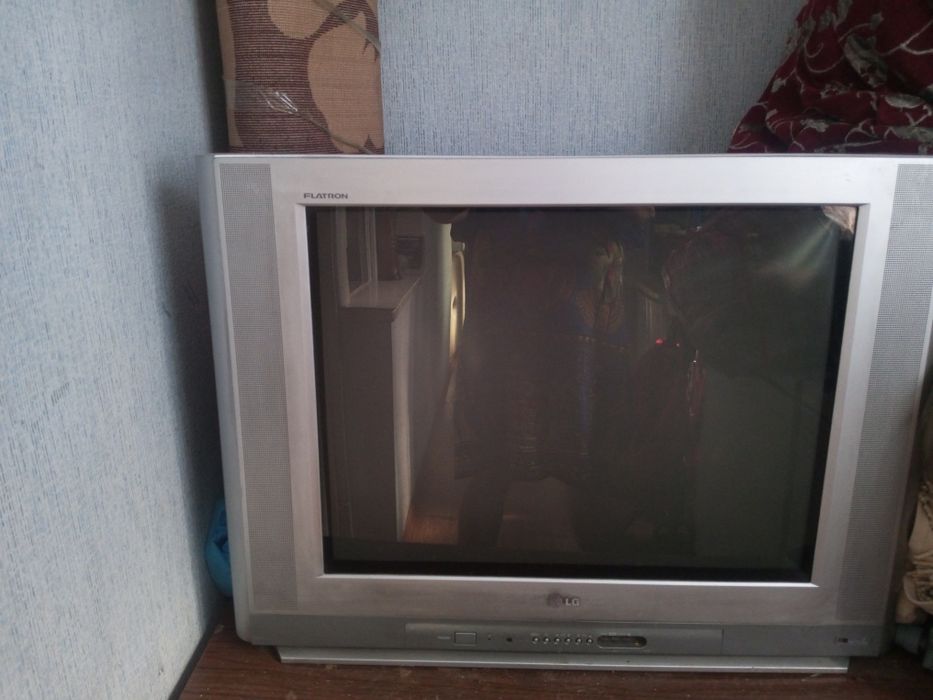 продам телевизорLG