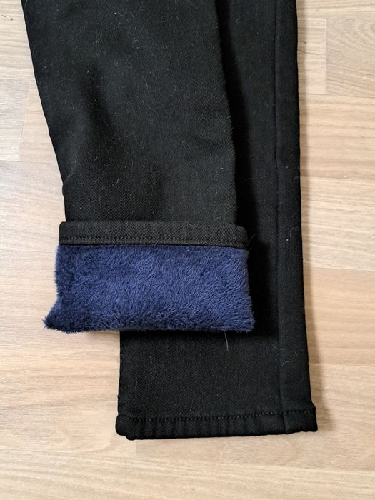 Продам женские джинсы