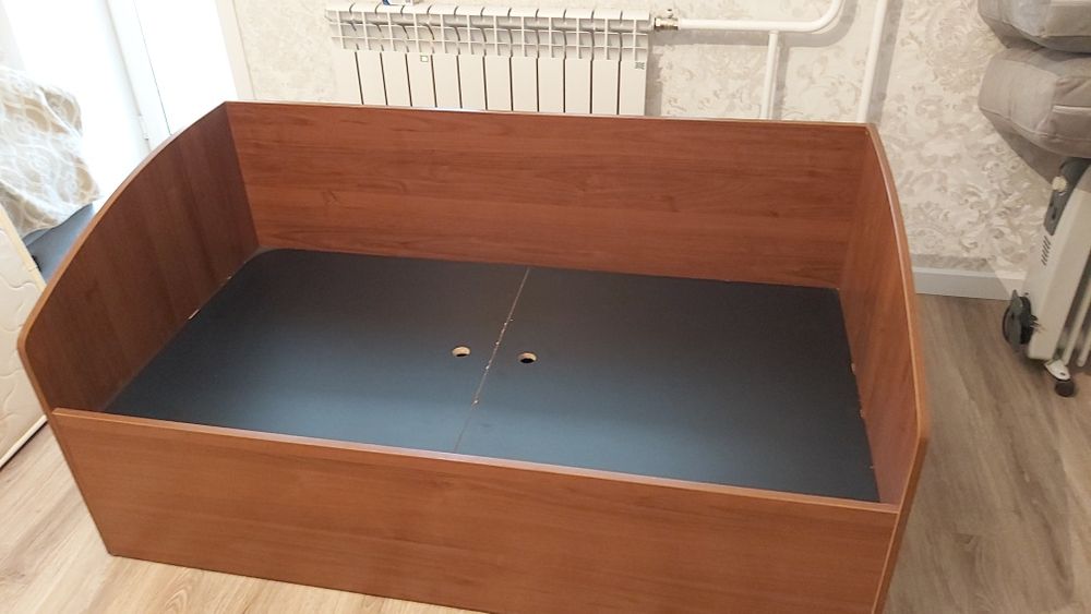 Кровать детская с матрасом