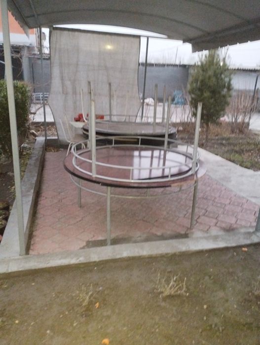 Столлар сотилади. Факат стол. Арзон.