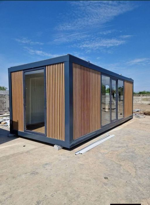 Container modular standard

Denumire produs: Container modular locuibil

Dimensiuni exterioare:

Lungime: 6,00 m

Lățime: 2,40 m

În