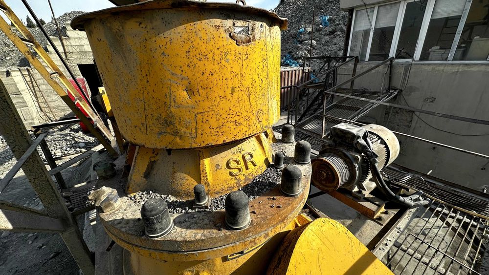 Ishlab turgan Eron drobilka sotiladi