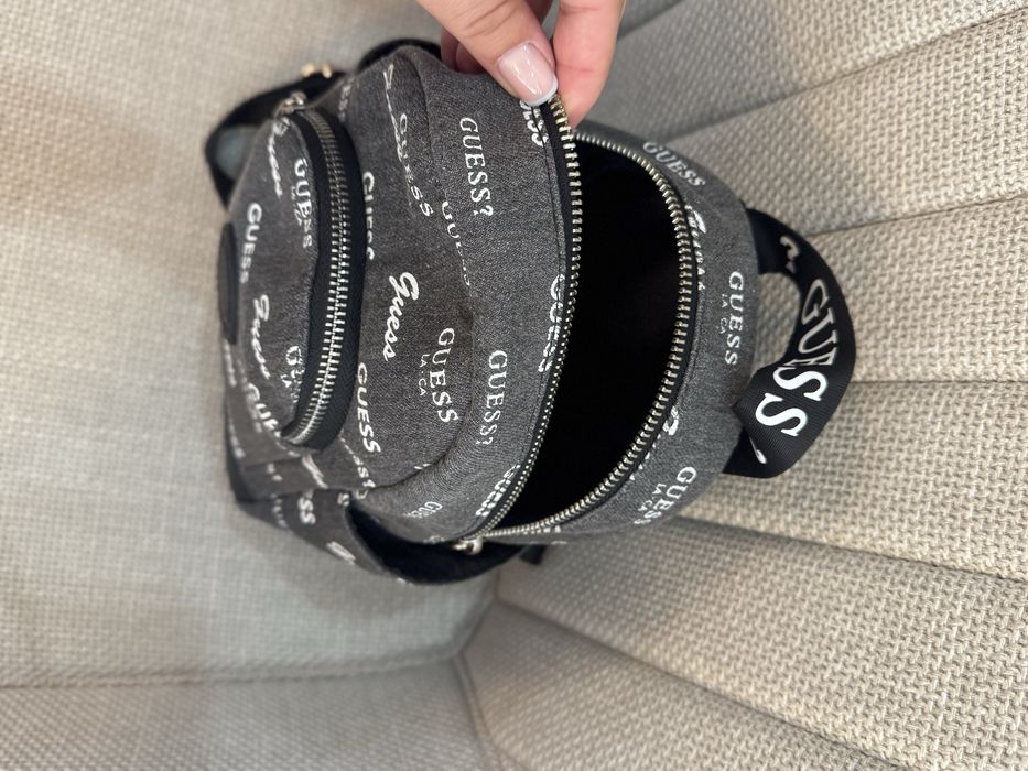 Дамска раница guess