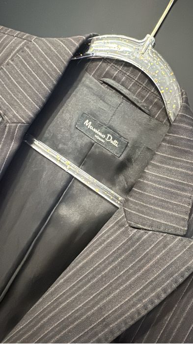 Продам костюм офисные