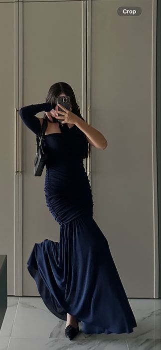 красивое темно синее платье ZARA.