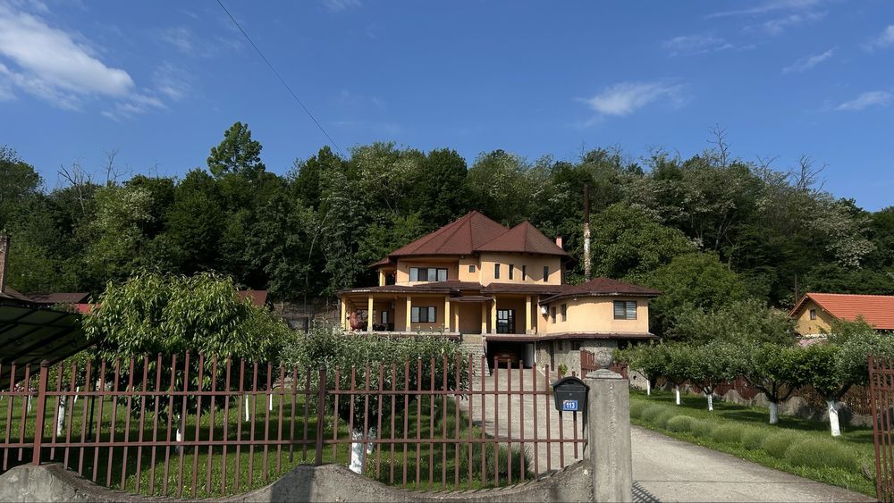 VILA PREMIUM cu pădure proprie și prosumator 24 kW – LA 3 KM DISTANTA DE MOTRU ,MERIȘ,MEHEDINTI