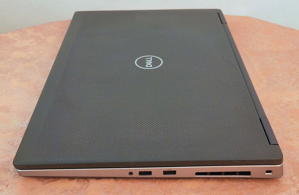 Precision 7740/Intel Core i5-9400H/AMD Radeon Pro WX7130 8GB GDDR6 256bit/16GB RAM/512GB SSD/17.3 HD+ WorkStation работна станция