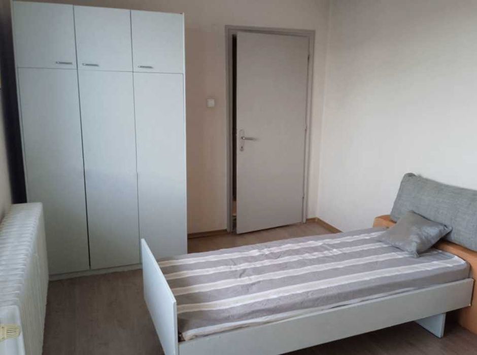 Дава се под наем Тристаен апартамент в София, Изток - 96 кв.м за 897.6 € - Снимка #2