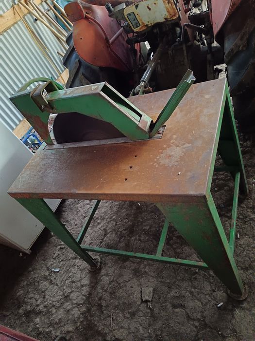 Moara cu ciclon și circular la priza tractorului