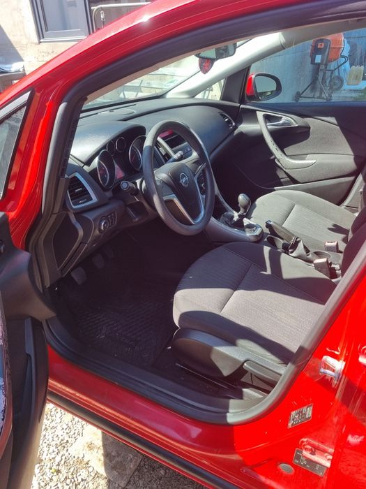 Opel Astra J motorină motor de 1.7 consum foarte mic