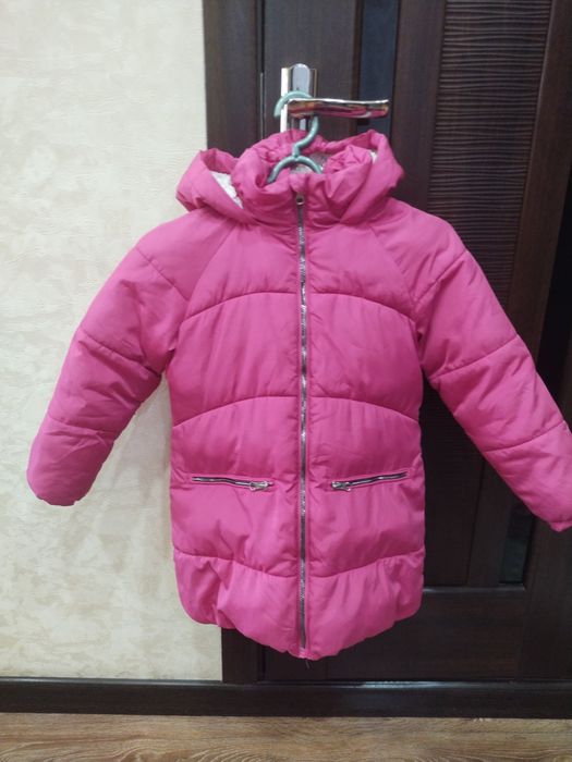 Продам тёплое пальто для девочек.