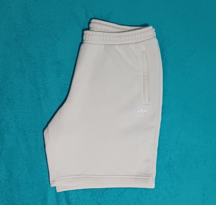 Pantaloni scurti adidas