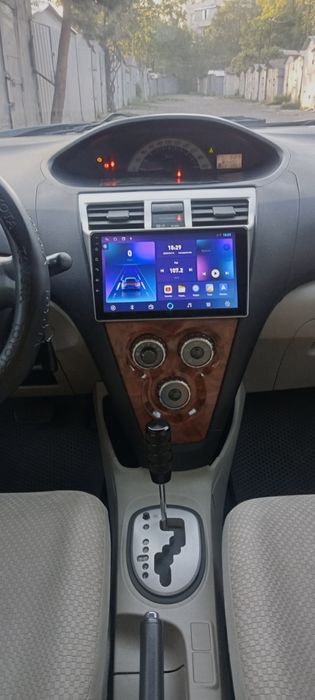 Срочно Toyota Yaris 2007 года.