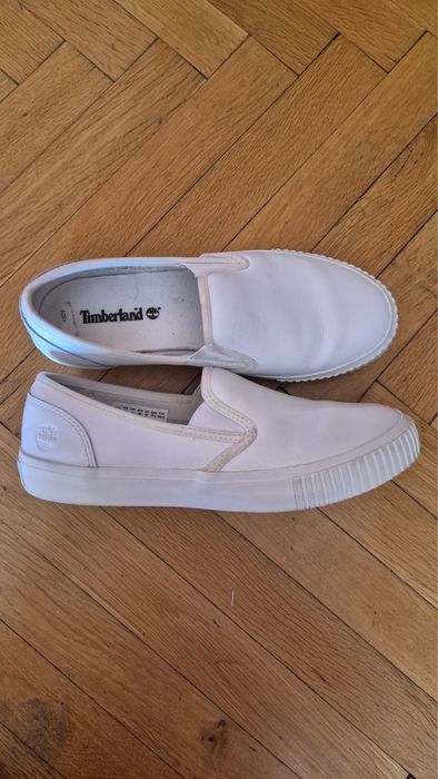 Vans 37  Timberland 38