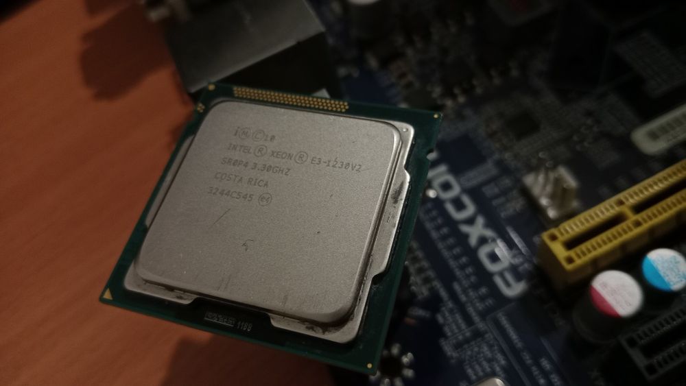 Xeon E3-1230V2..