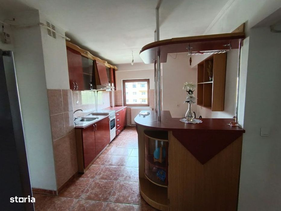Apartament cu 3 camere si garaj, zona Republicii — fotografia 1