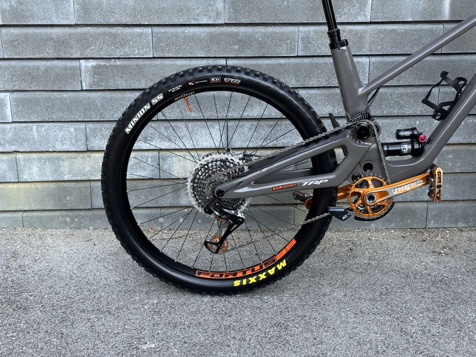 Карбонов планински велосипед FORBIDDEN DRUID CUSTOM BIKE(L размер)