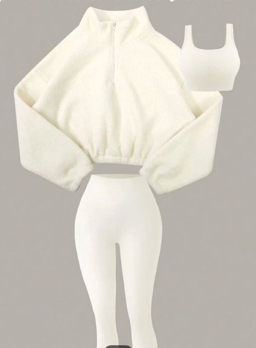 Дамски спортен костюм