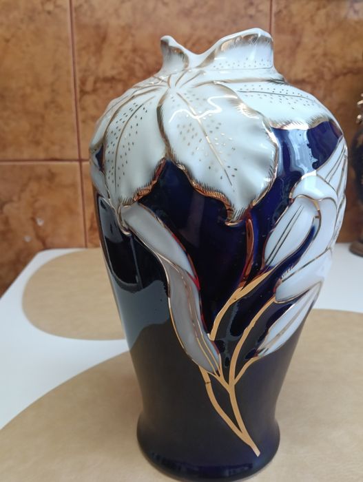Vaza decorativă Daria Yasmin ,design floral cu auriu