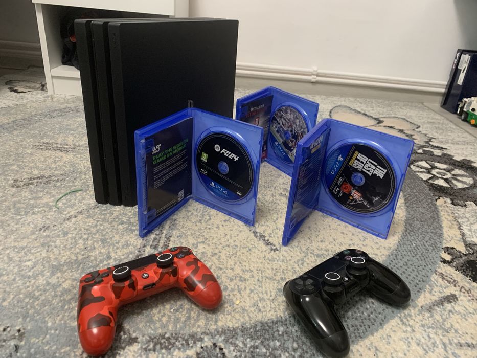 ‼️ PS4 Pro complet (2 controllere + jocuri)‼️