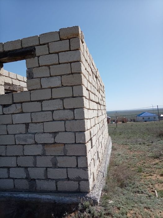 Продаю участок с времянкой