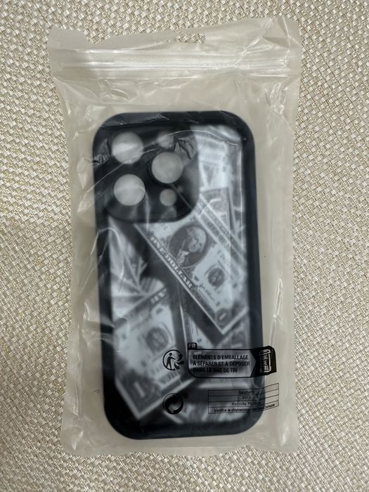 Чехол на айфон 14 pro