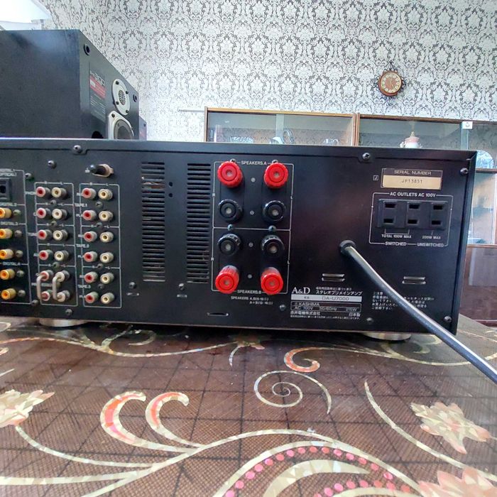 Усилитель   А&D AU-DA 7000