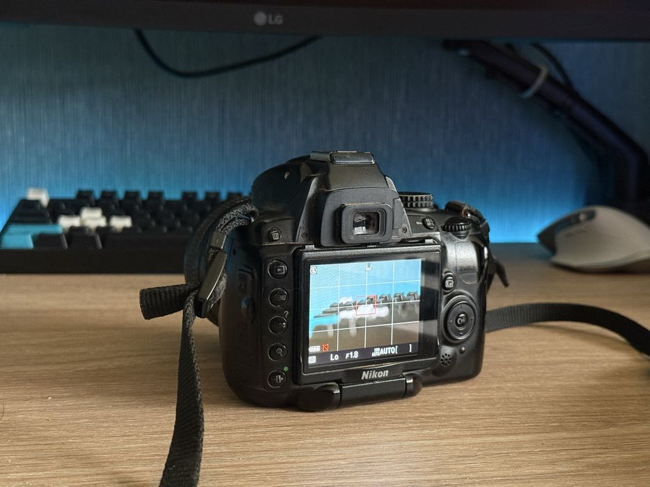 Nikon D5000 с аксесоари и обективи