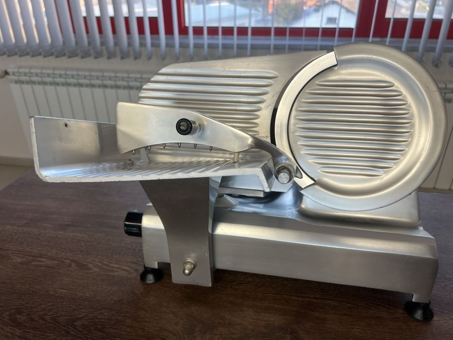 Професионална италианска слайс машина