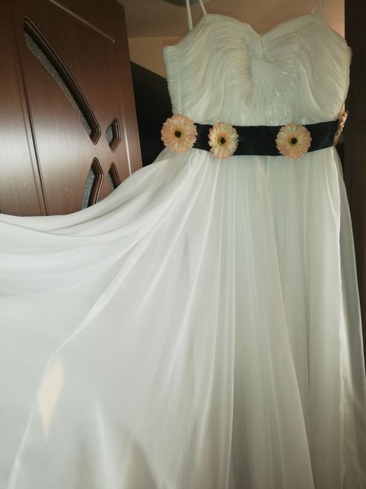 Vand rochie de ocazie