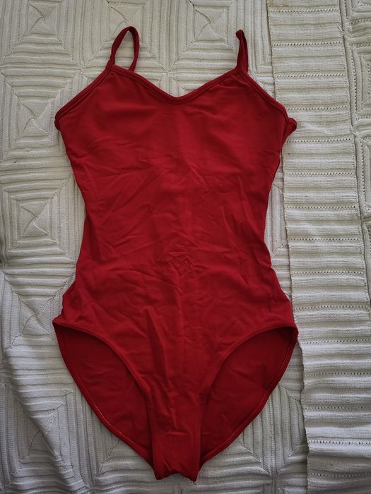 Червено балетно трико