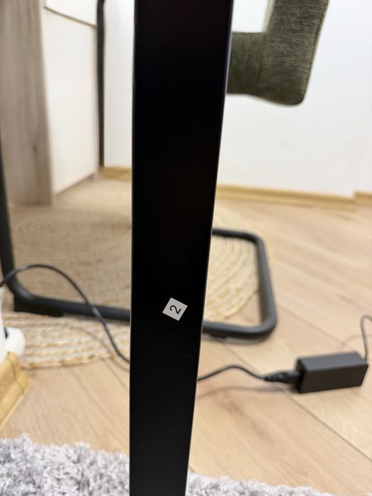 Трапезна маса 120/60см – като нова, не е използвана