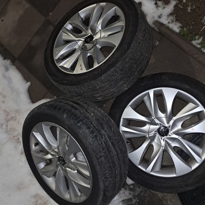 Vand 3 jante citroen DS5 chiar si una sigura