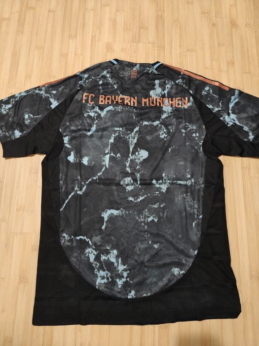 Adidas FC Bayern jersey L