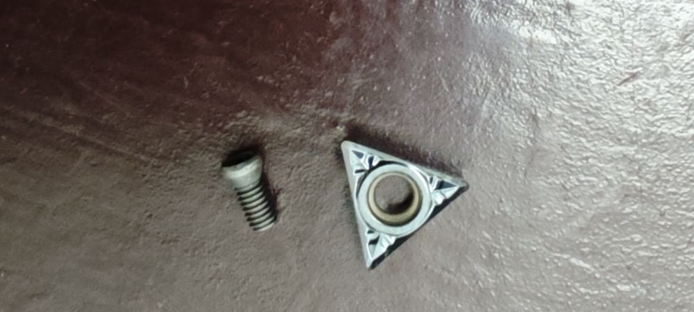 Резец для проточки опорных диск