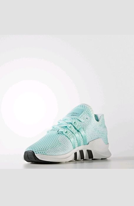 Женские кроссовки Adidas