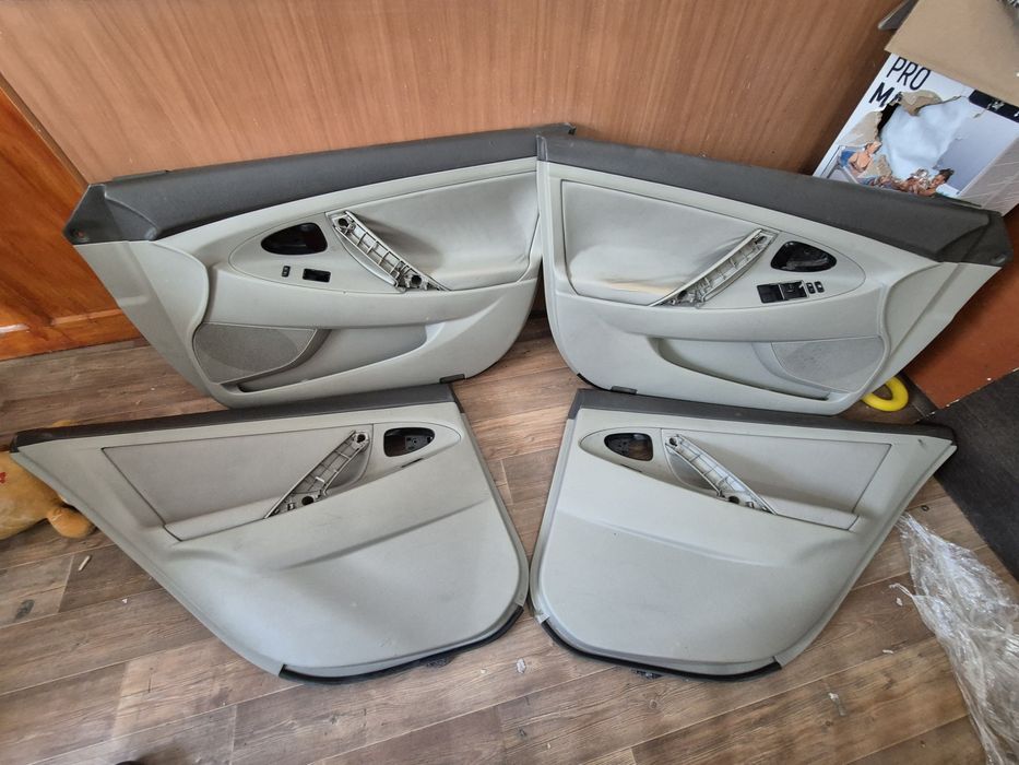 Дверная карта на камри 40