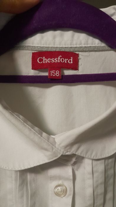 Белая школьная рубашка