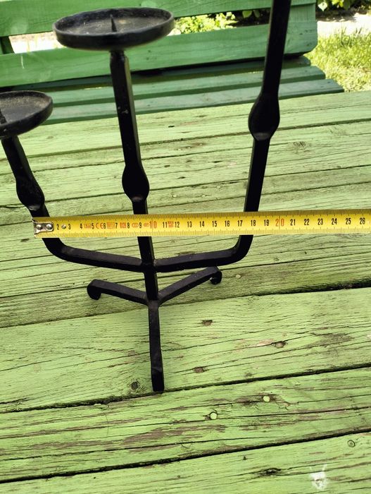 Железен свещник за три свещи