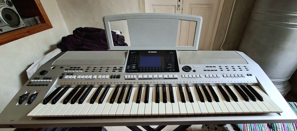 Продам синтезатор Yamaha OR-700