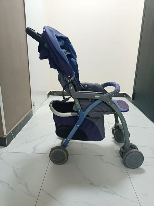Продам прогулочную коляску Chicco comfort