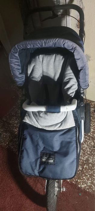 Продава се почти неупотребявана,бебешка количка!
