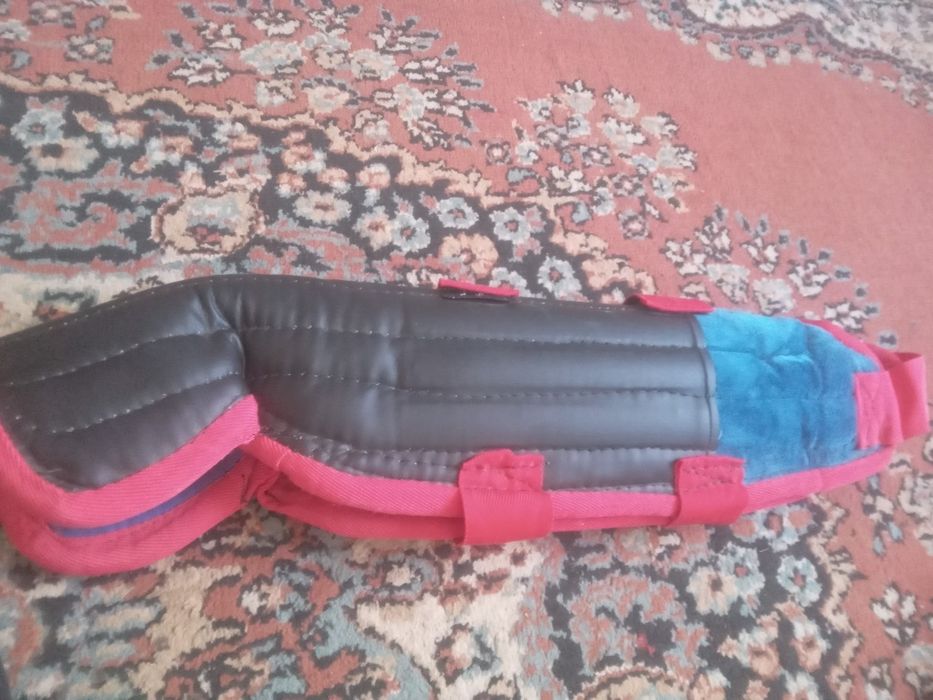 Көкпар етік, бөрік, шиток