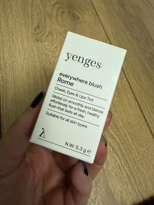 Yenges кремообразен руж и калъв за гланц