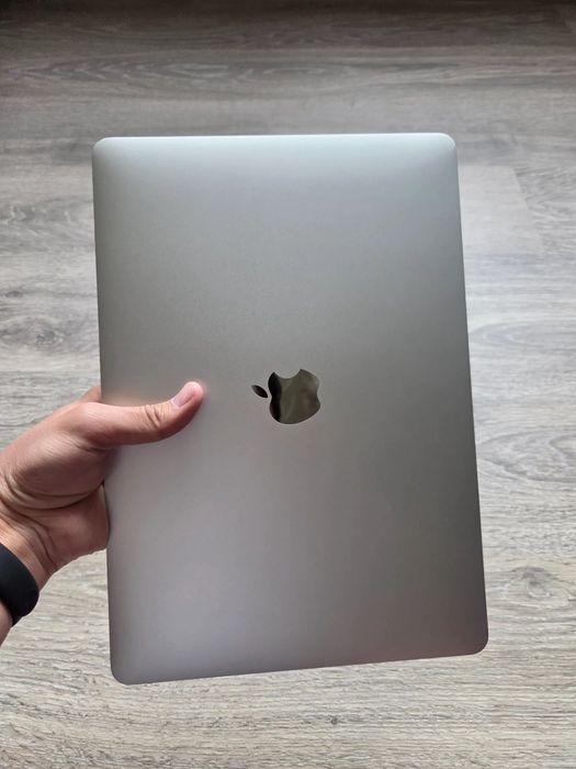 MacBook m1 2020 (макбук м1 АКБ 100%)